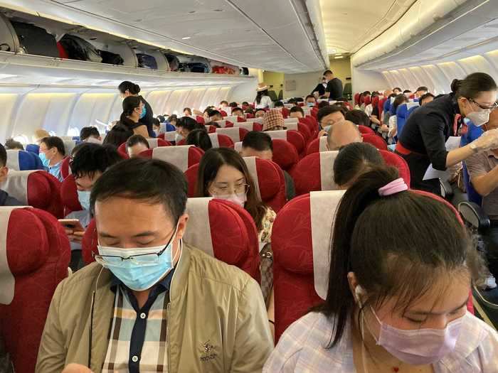 Wearing a face mask on flights has become the new norm. Most major US and international airlines are recommending the use of a face mask, and the International Air Transport Association has said it supports the mandatory use of masks.