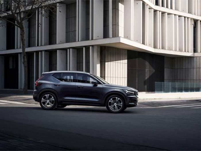 Volvo XC40: $33,700