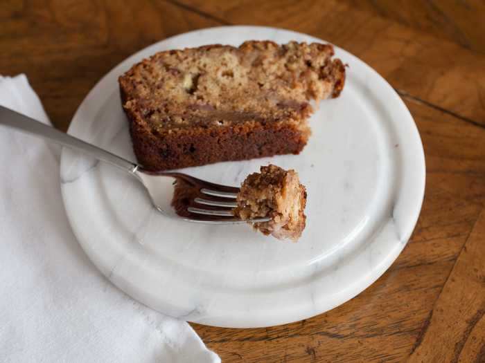 Make banana bread with Markle