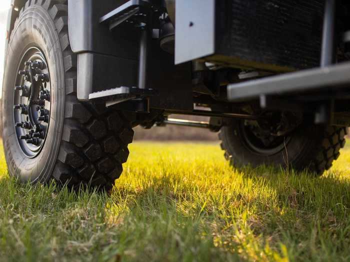 The U500 gets excellent ground clearance thanks to its portal axles.