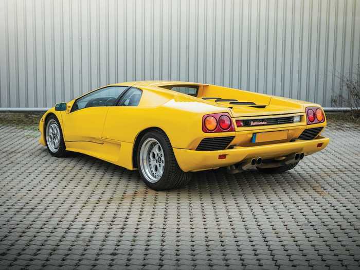 The Diablo replaced the long-running Countach.