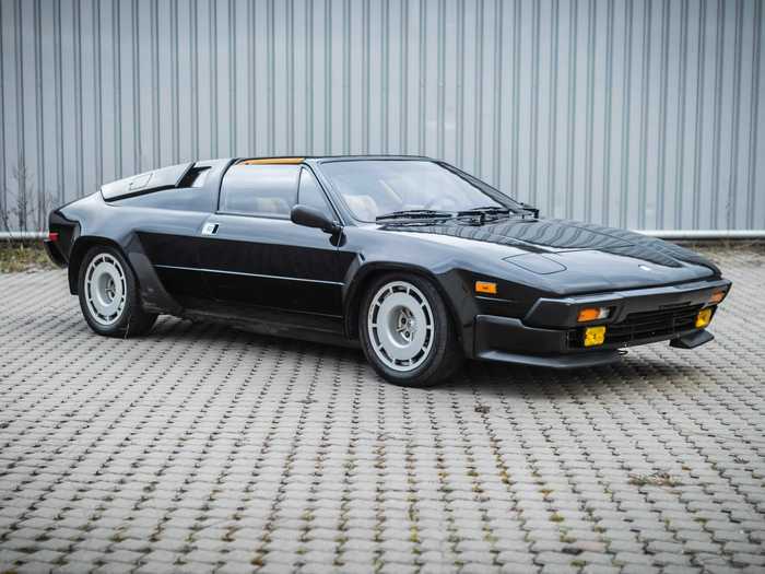 The 1986 Lamborghini Jalpa, on the other hand, looks far less radical than the Miura.