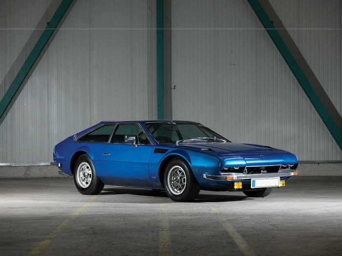 This is a 1971 Lamborghini Jarama 400 GT.