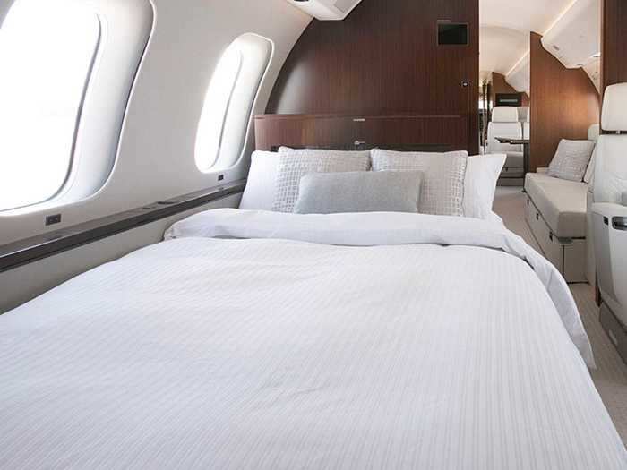 The Global 7500 is one of the few jets in its class to offer this feature but with the longer than 16 hours of flight that this jet is capable of, the bed certainly comes in handy.