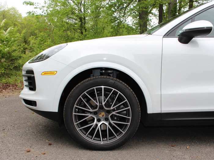 My tester came with a set of 21-inch "Spyder" wheels, a $2,700 extra. Front and back, this base-level Cayenne had cast-iron brake rotors and black calipers. No regenerative braking, as with the Model X.