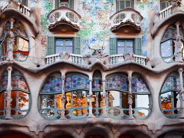 Casa Batlló uses natural light to illuminate the entire building.