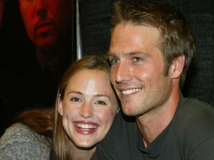 Jennifer Garner and Michael Vartan starred on "Alias" together for all five seasons, but they broke up in real life two years before the show ended.