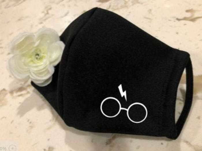 For a more subtle look, opt for a mask embellished with "Harry Potter" details.