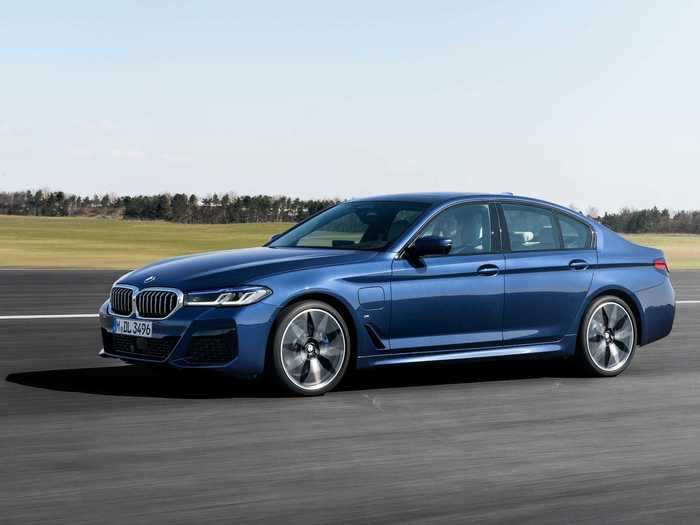 The new 5 Series is also 1.2 inches longer than it was previously.