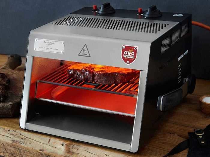 An overhead broiler that reaches 1,500 degrees Fahrenheit