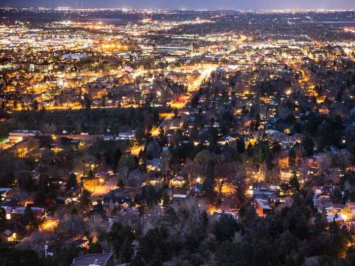 With its views of the Rocky Mountains and charming hubs like Pearl Street, Insider named Boulder, Colorado one of the prettiest cities in the US.