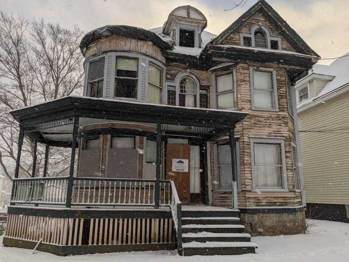 Located in Syracuse, New York, this abandoned Victorian-style home has a number of opulent, beautiful details.