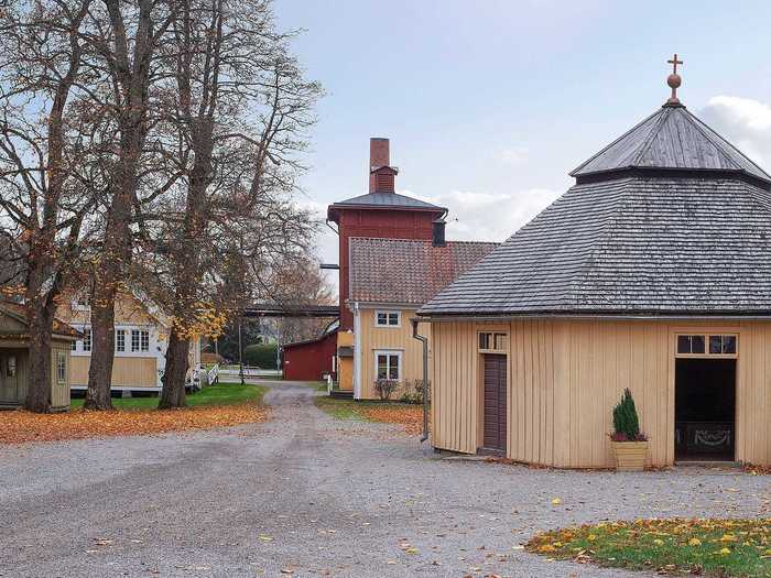 Pontus Kopparberg, CEO of Residence Fastighetsmäkleri, told Business Insider that the Swedish housing market has only been somewhat affected by COVID-19. "Prices have fallen about 2% in 2019, and sales are only slightly below the corresponding period in 2019," he said.