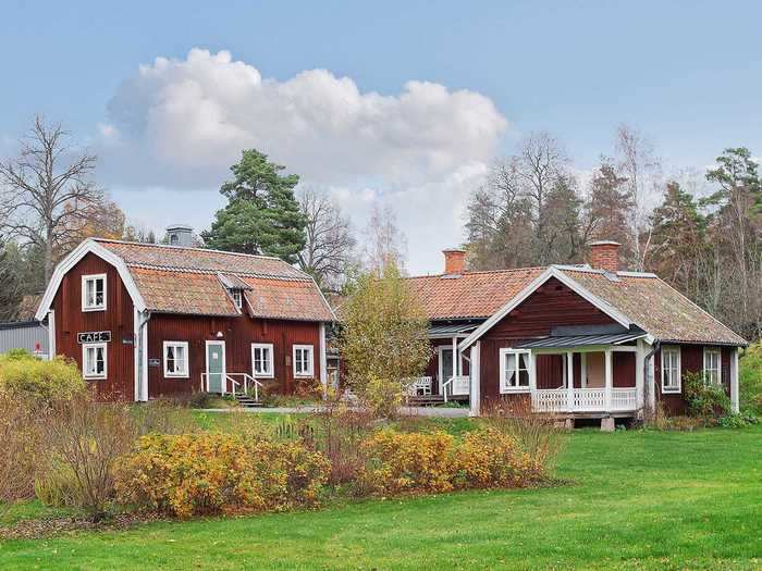 The oldest buildings on the property date back to the 1600s. Today, they are used as a café, flea market, and exhibition space.