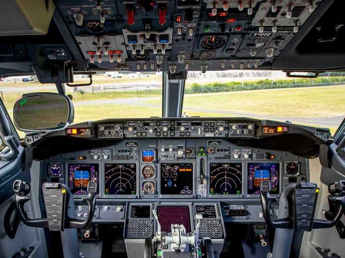 Other than its royal occupant, the cockpit is standard for the 737. It also comes with a fighter-jet style heads-up display for the captain which assists when flying in bad weather by using a projector to display information.