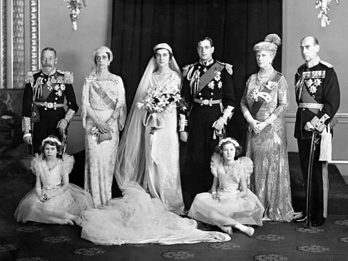 At the marriage of the Duke of Kent and Princess Marina of Greece, Queen Elizabeth was part of the wedding party.