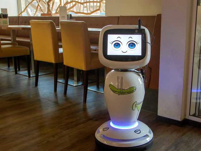 Danny Deng, owner of Dadawan, told RTV Maastricht that he chose his Maastricht, Netherlands location to start adding robots to his staff.