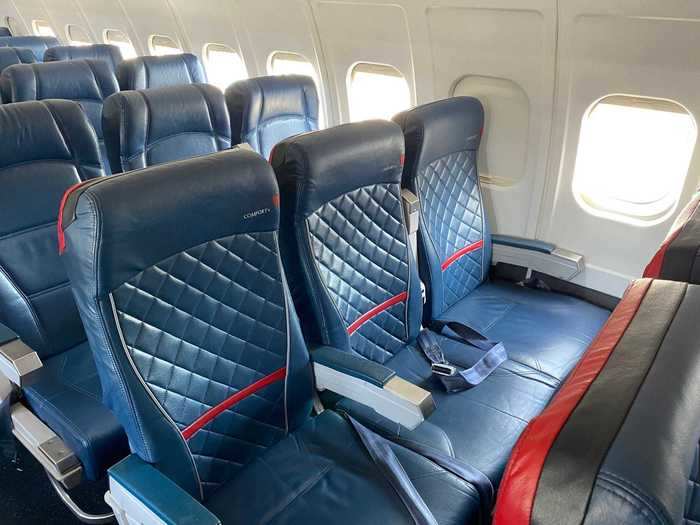 Passengers on the three-side for this flight would have their middle seats open due to Delta