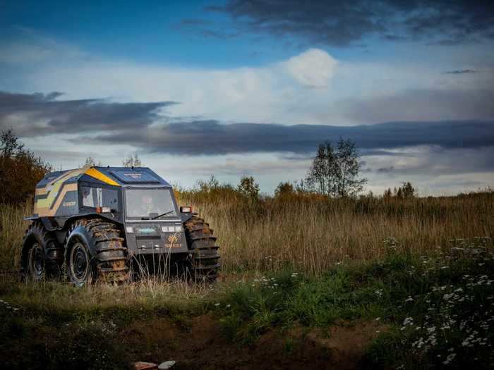 Sherps utilize skid steering — like a tank — so they can turn nearly in place. In the event that the vehicle gets damaged, it can travel on only two or three wheels.