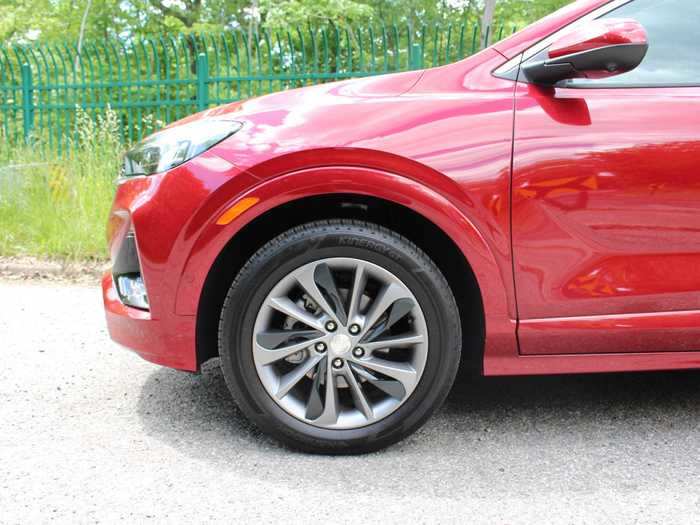 The wheels were 18-inch machined aluminum, what Buick calls "Medium Android."