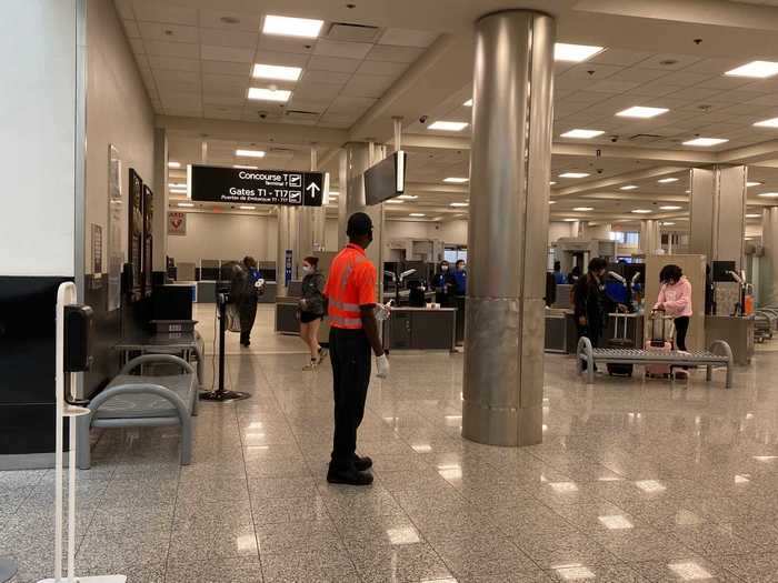 Before I even arrived at the gate and was going through security in Atlanta, I noticed two Delta employees offering hand sanitizer for passengers. Another point for Delta as I wasn