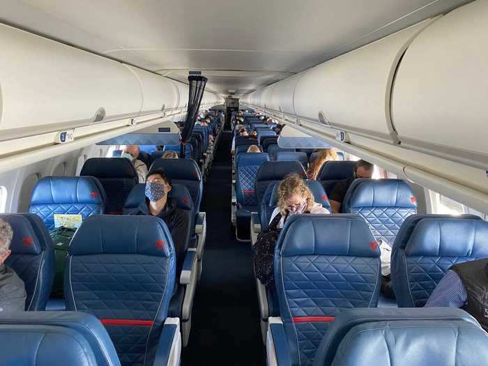 Delta is limiting loads at around 60% so middle seats and most aisle seats on the two-side were mostly blocked.