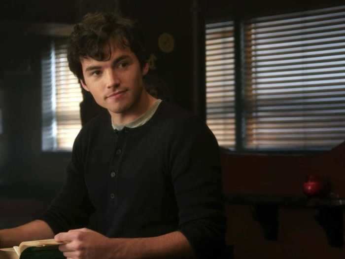 Ezra Fitz kicked off the series with a simple look.
