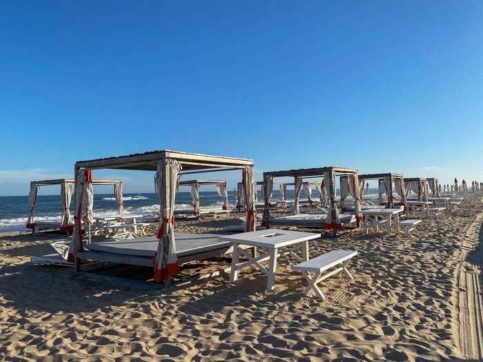 Beach cabanas were available upon guest request and change depending on availability. Notably, there were barely any people around.