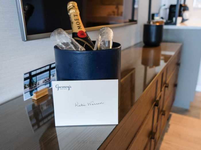 A complimentary bottle of Moet Champagne on ice was awaiting us on the dresser.