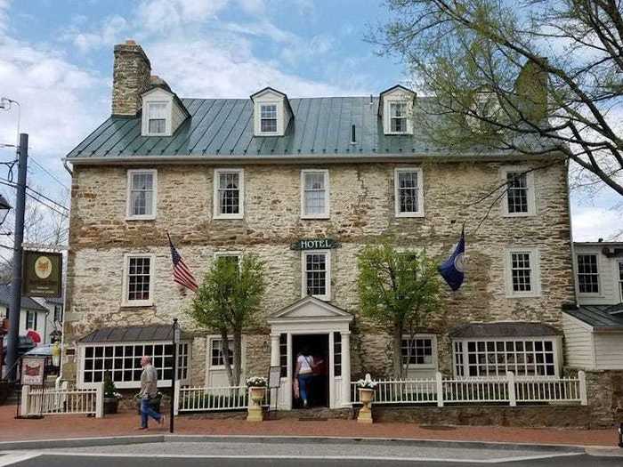 VIRGINIA: The Red Fox Tavern, Middleburg