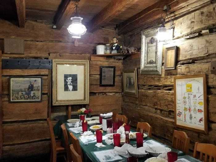 INDIANA: The Log Inn, Haubstadt