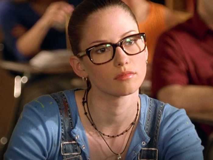 Chyler Leigh portrayed Janey Briggs, an unpopular girl who loved to paint.