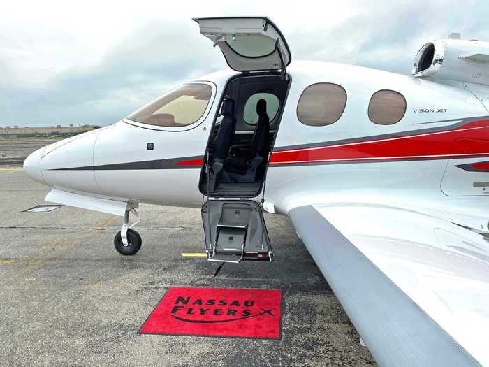 Most pilots at Nassau Flyers who set their sights on the Vision Jet often start off on the Cirrus training aircraft before making their way to the jet. The owner of this one uses it for business, visiting multiple remote cities in a single day.