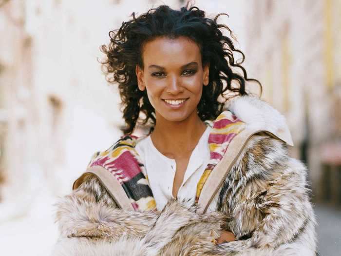 2002: Vogue Paris dedicated an entire issue to Liya Kebede.