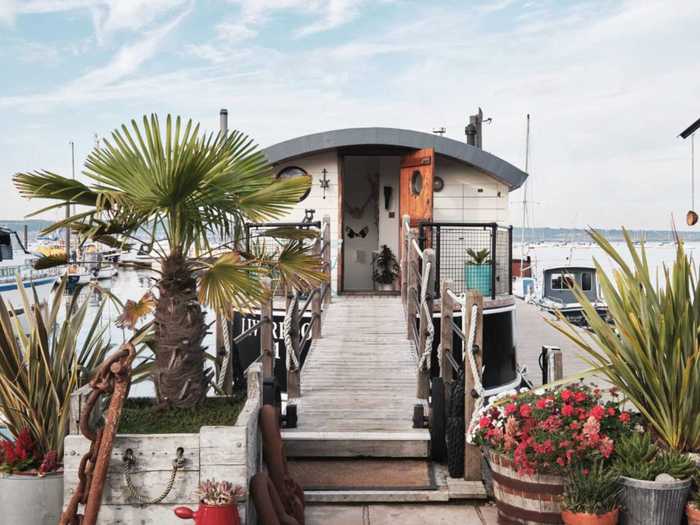 Not every houseboat is small: This 1,250-square-foot houseboat has three bedrooms.