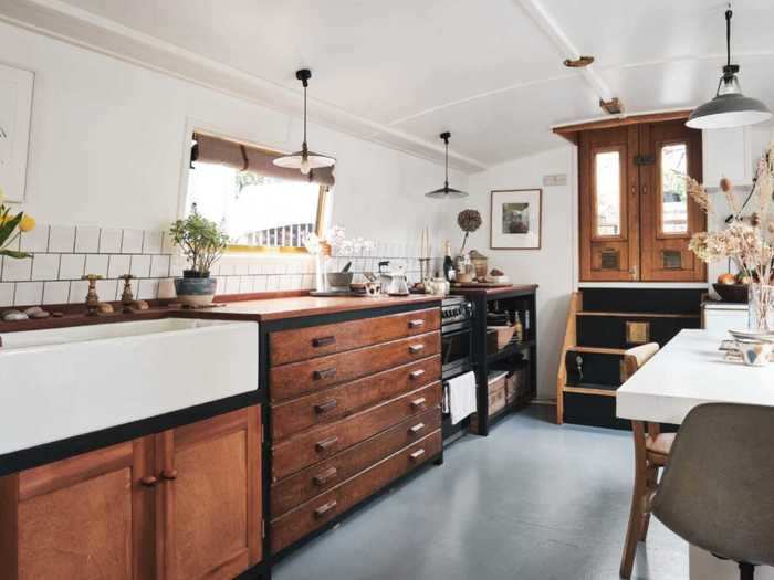 Buying a houseboat that is completely remodeled, like this one in Regents Canal in London, can be an advantage.