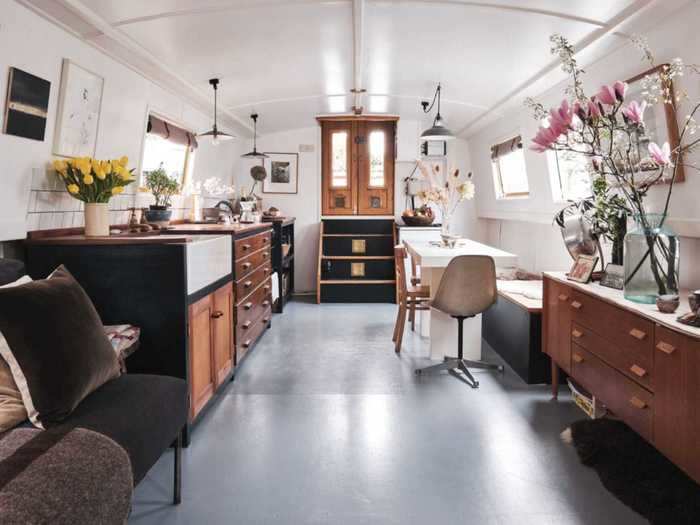 Plenty of houseboat interiors are painted white to help the space feel larger.