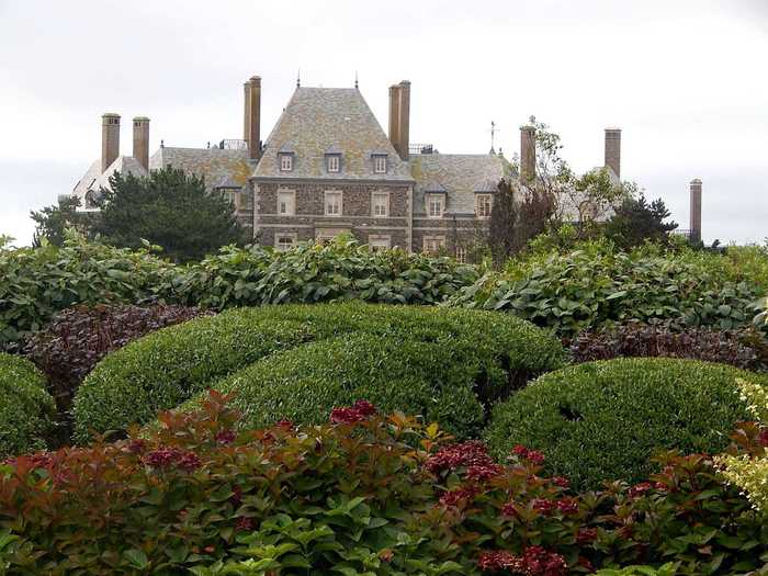 RHODE ISLAND: Ostentatious mansions in Newport