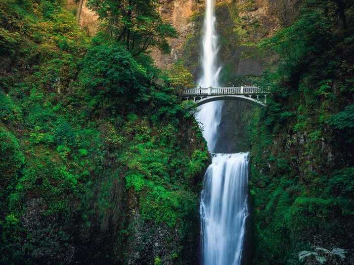 OREGON: Waterfalls near Portland