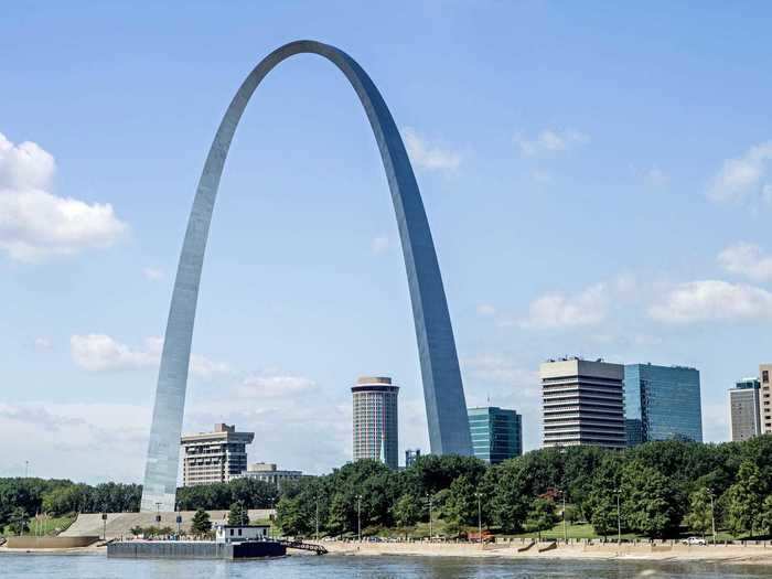 MISSOURI: The Gateway Arch in St. Louis