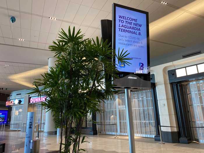 Large plants are also seen throughout the terminal to further give a luxurious atmosphere.