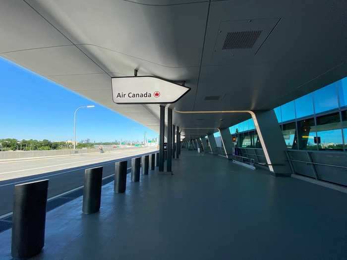 Even the curbside area is a huge improvement compared to the old terminal.