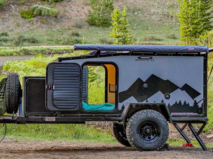 The trailer sits on 31-inch all-terrain tires.