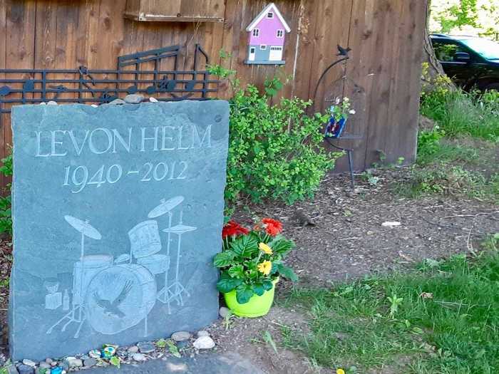 At 6 p.m., he and his wife stop in Woodstock on the way to their hike. While there, they pick up dinner ingredients and drive through Woodstock Cemetery to pay respects to Levon Helm from The Band.