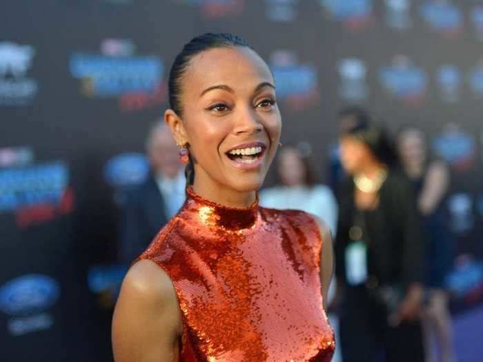 Zoe Saldana helped a woman who was injured in a car accident.