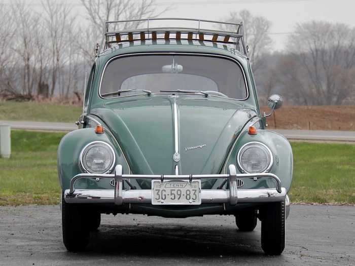 ... along with a lovely 1958 VW Beetle ...