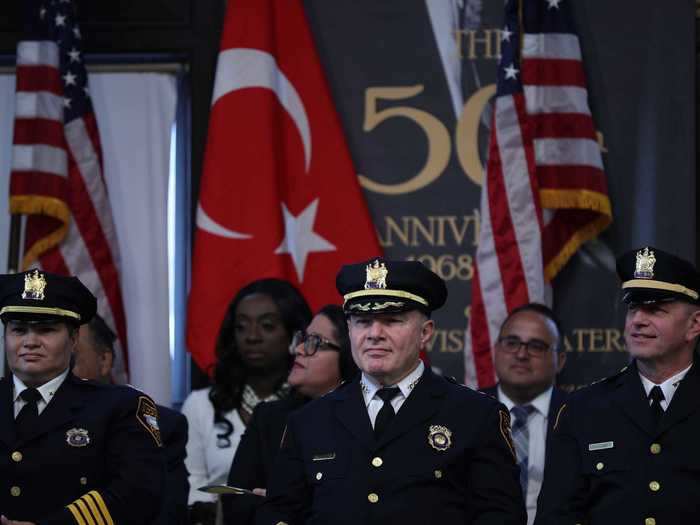 19. First-line supervisors of police and detectives