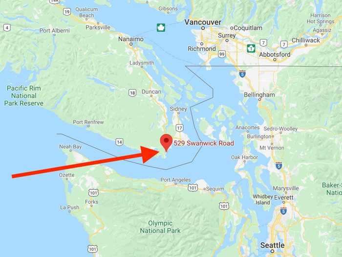 529 Swanwick Road is located on Vancouver Island, about 30 minutes southwest of Victoria, in an endangered oak preserve.