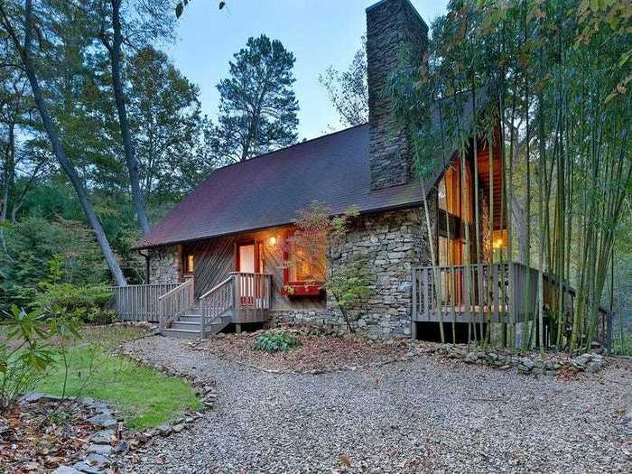 Cozy and secluded cabin in Asheville, North Carolina, $300