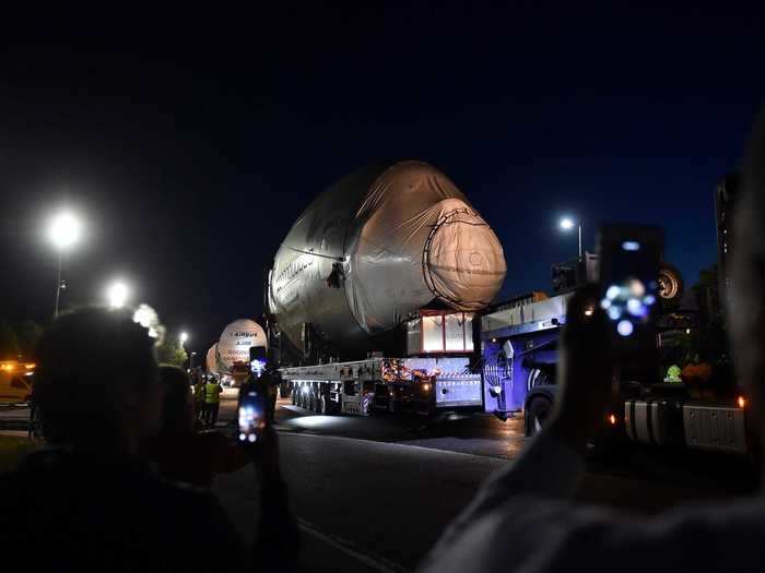 The fuselage measures around 23 feet wide and a staggering 79 feet tall, not including the height of the truck bed.